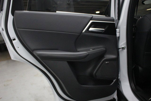 New 2026 Mitsubishi Outlander SE image 26