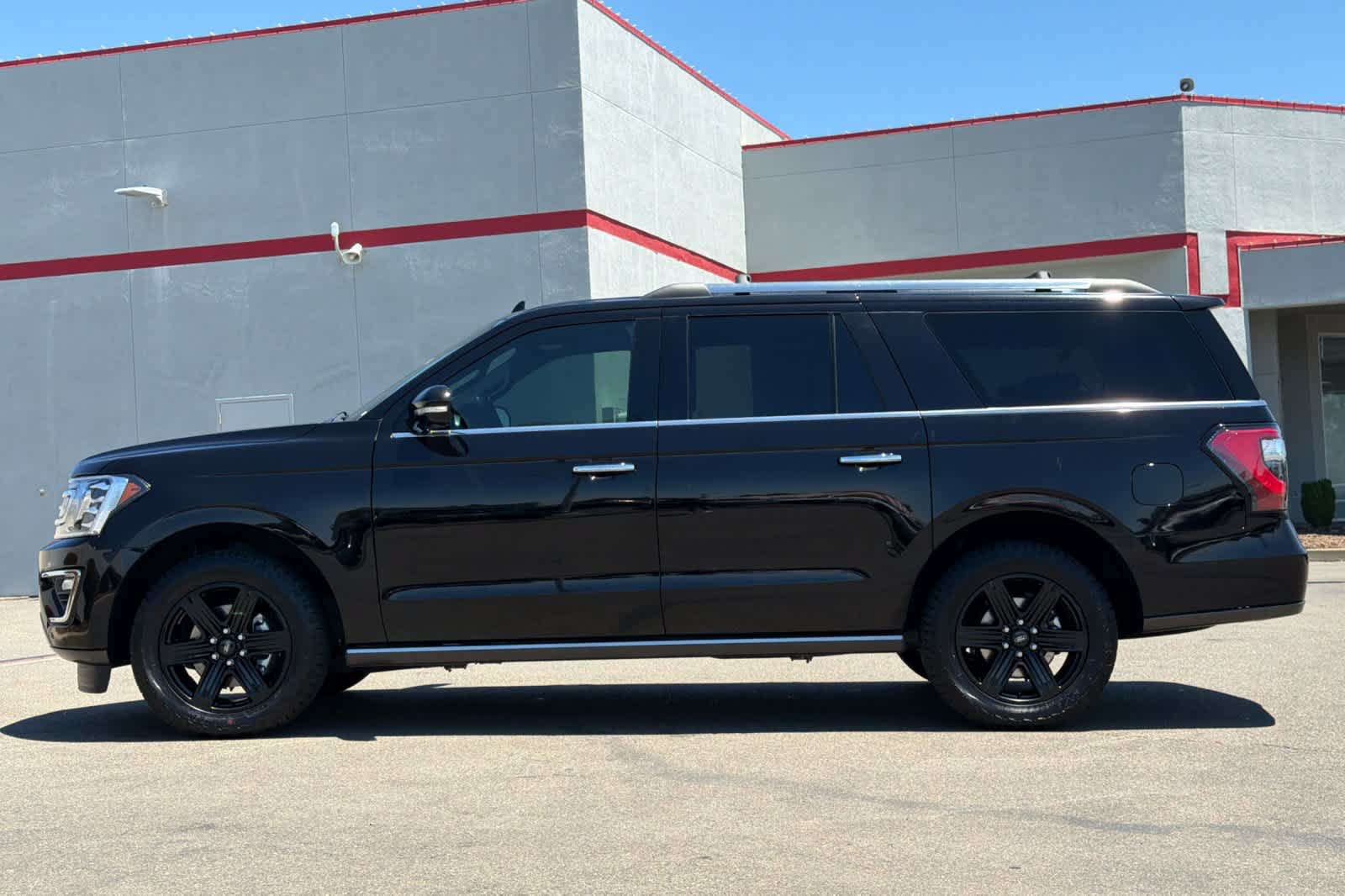 Used 2021 Ford Expedition Max Limited AWD/4WD image 9