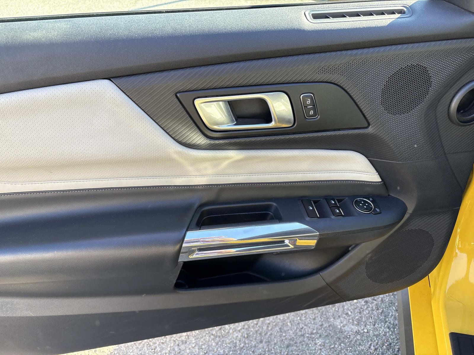 Used 2024 Ford Mustang Premium image 7