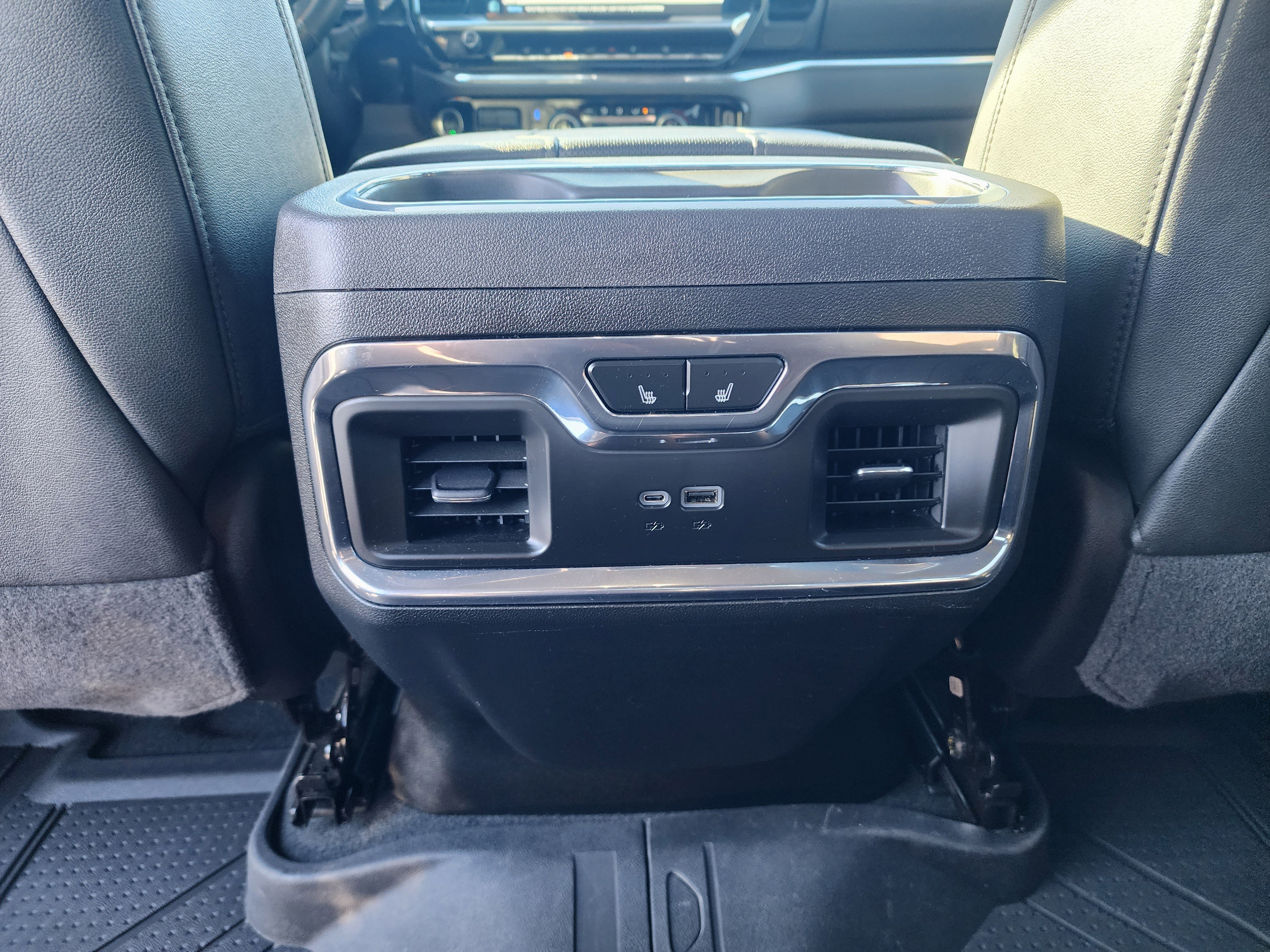 Used 2024 Chevrolet Silverado 2500 LTZ w/ LTZ Premium Package image 17