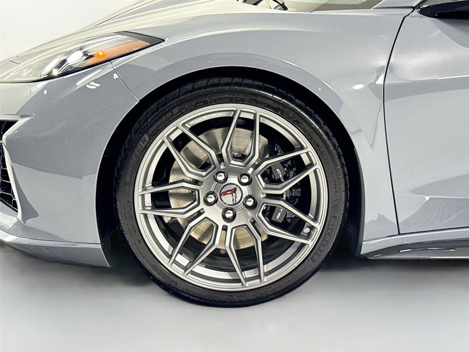 Used 2025 Chevrolet Corvette Z06 RWD image 37