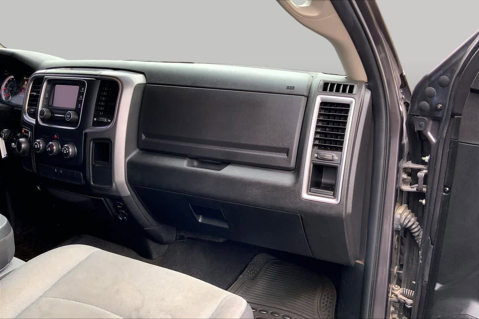 Used 2022 RAM 1500 Classic SLT RWD image 18