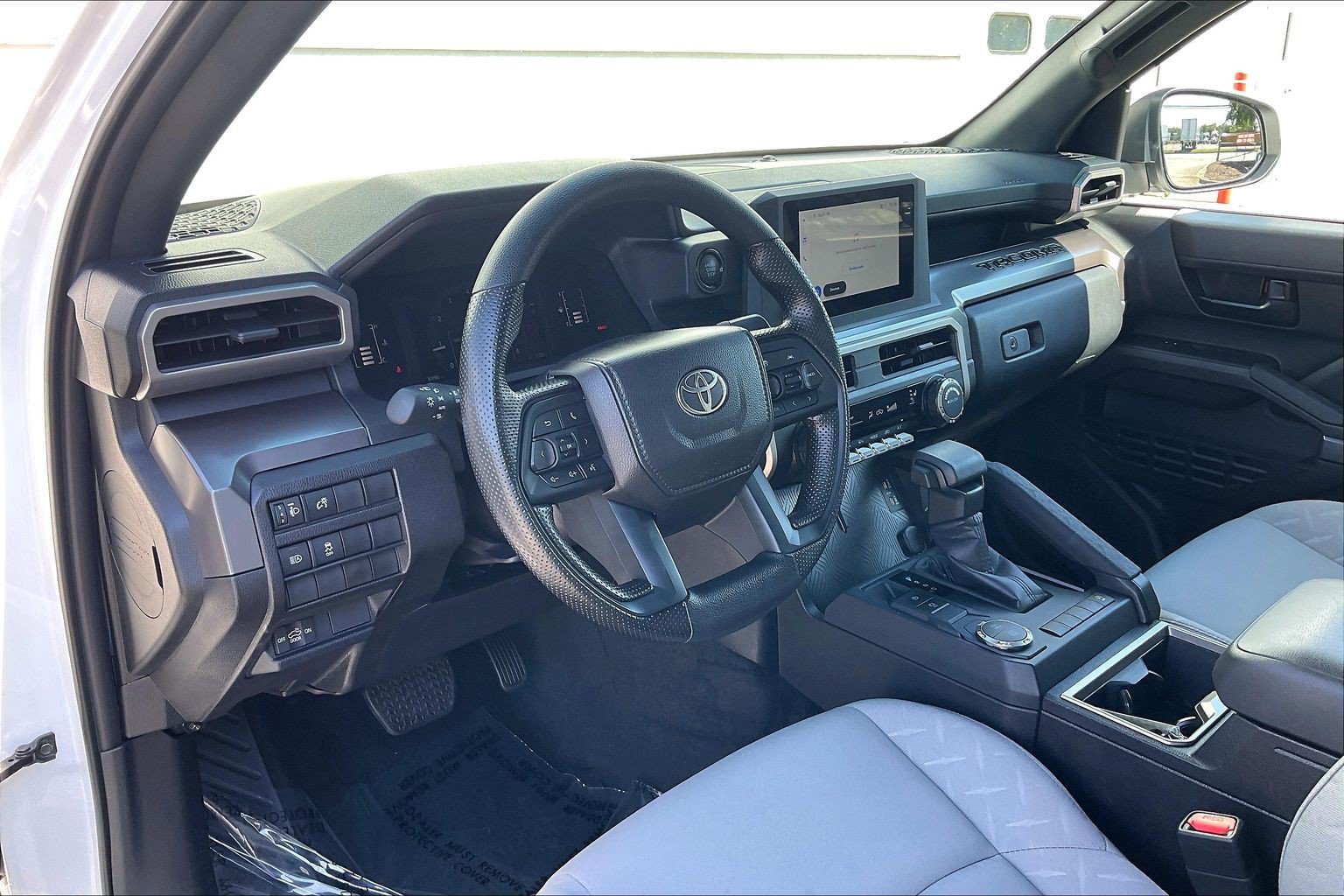 Used 2025 Toyota Tacoma SR5 RWD image 18
