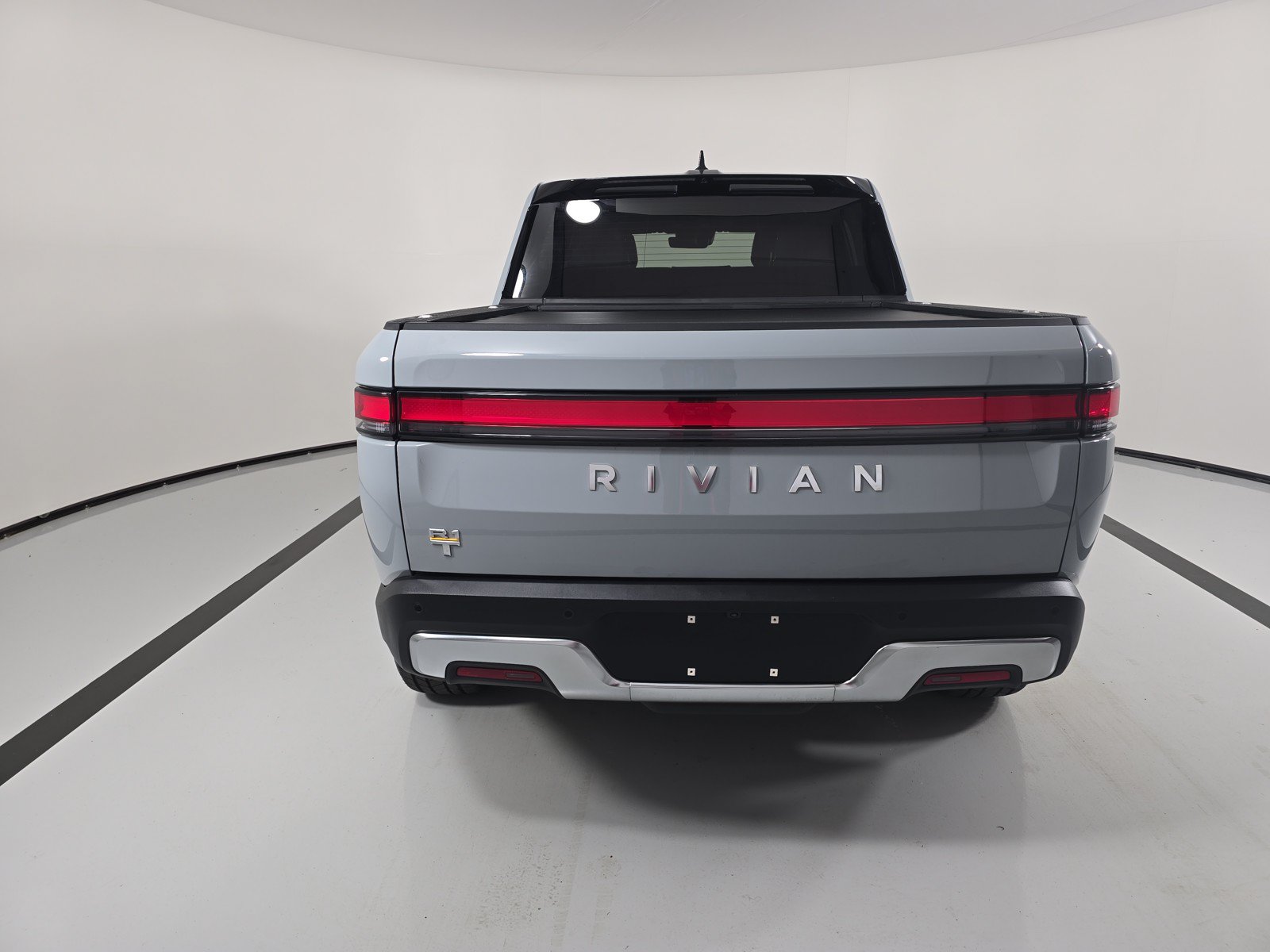 Used 2024 Rivian R1T Adventure AWD/4WD image 4