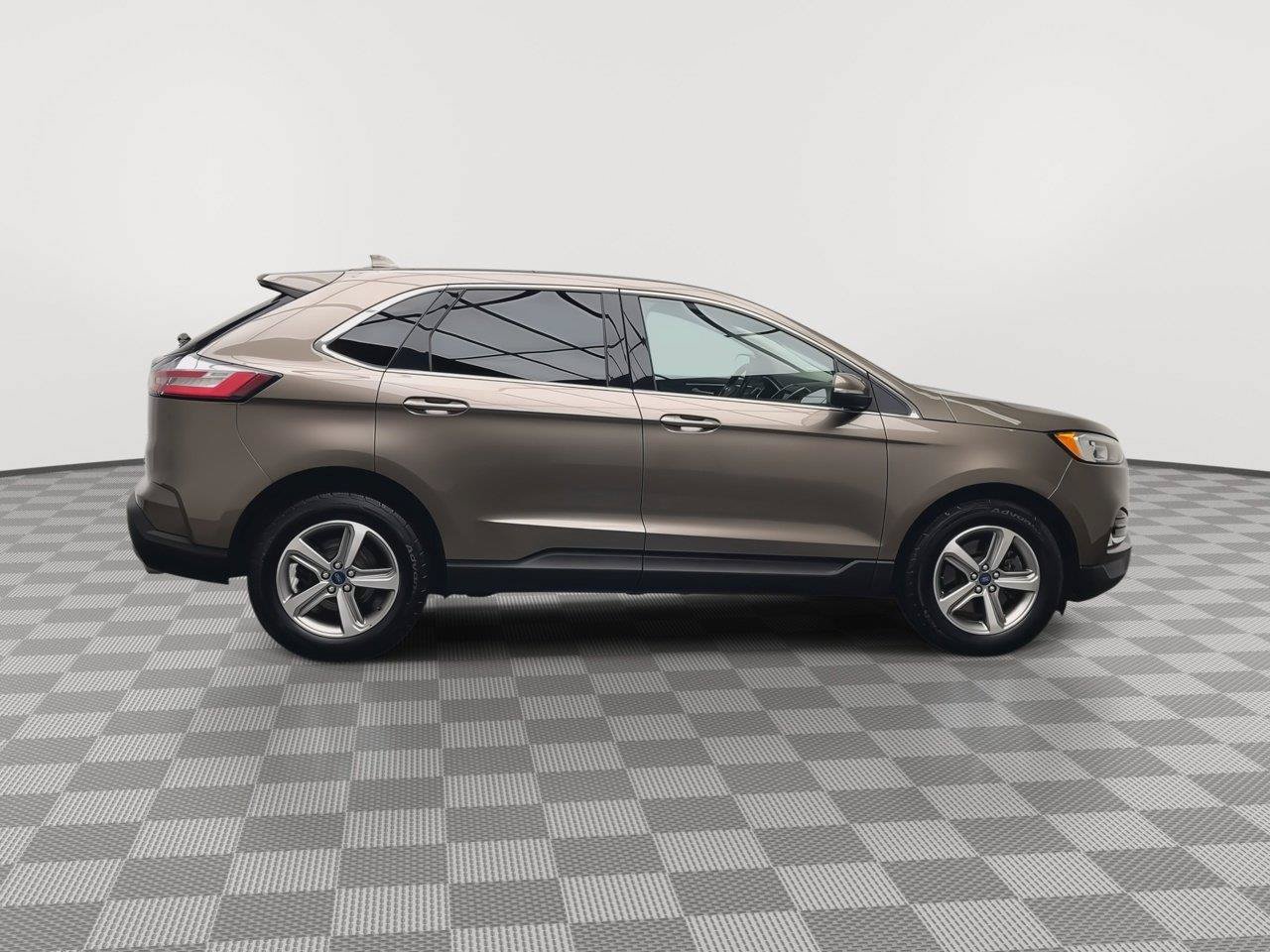 Used 2019 Ford Edge SEL w/ Equipment Group 201A AWD/4WD image 41