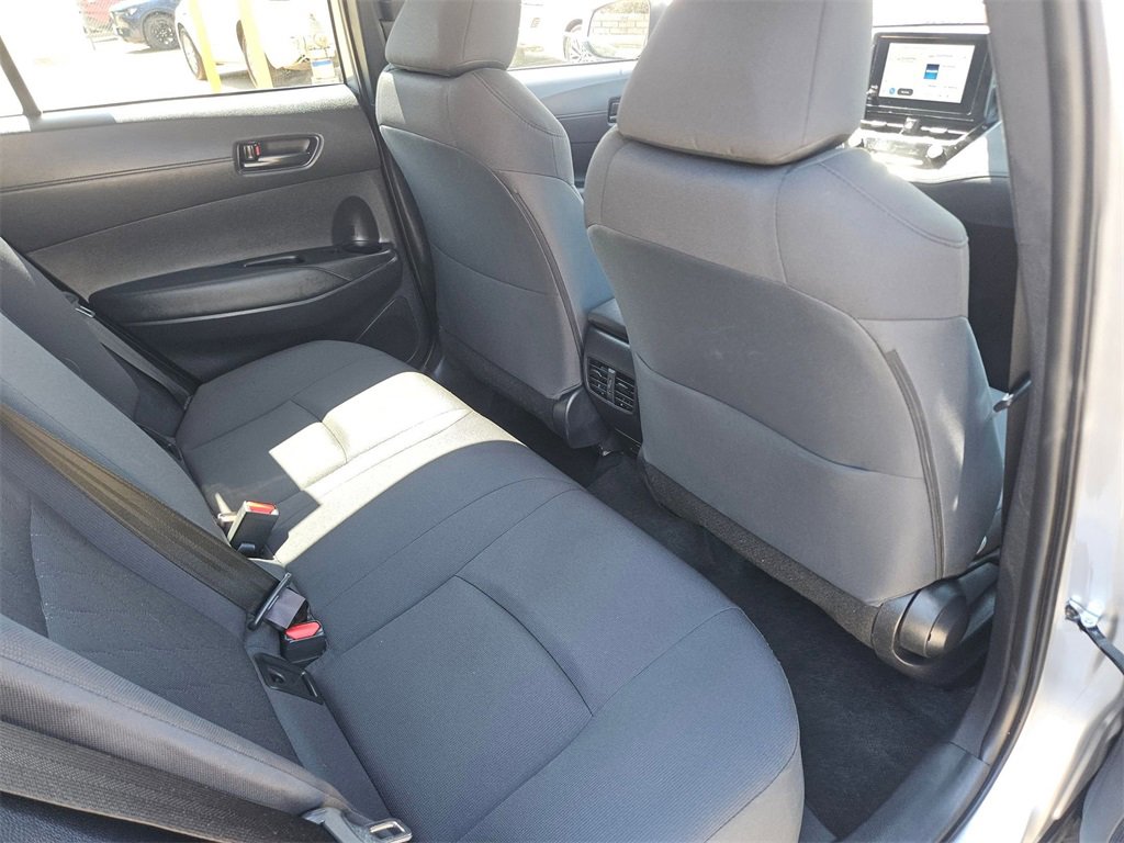 Used 2025 Toyota Corolla Cross LE image 29