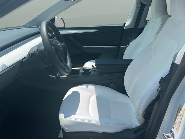 Used 2023 Tesla Model Y Long Range AWD/4WD image 22