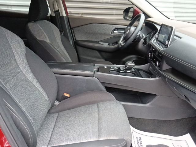 Used 2023 Nissan Rogue SV image 30