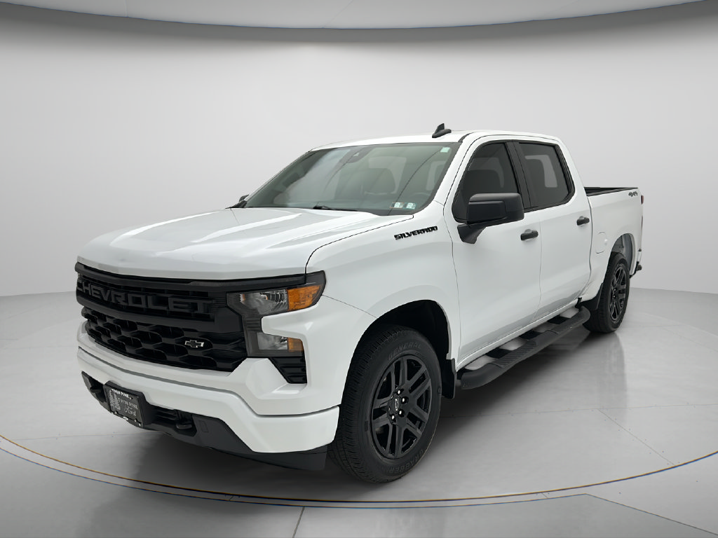 Used 2024 Chevrolet Silverado 1500 Custom w/ Dark Appearance Package AWD/4WD image 3