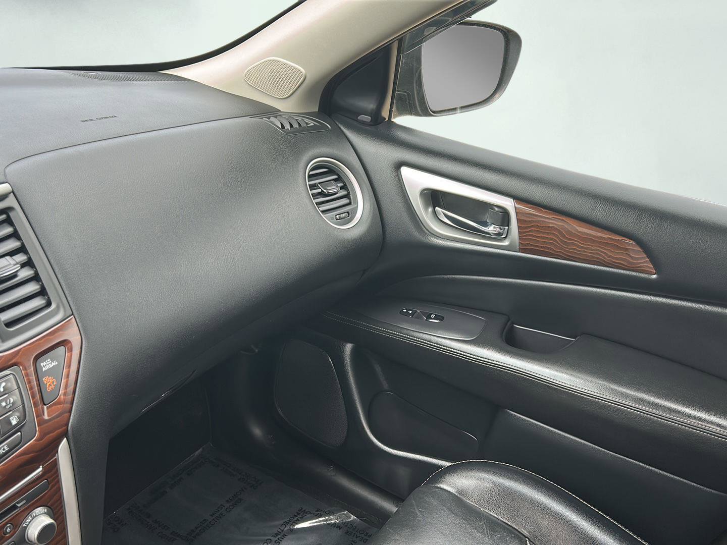 Used 2018 Nissan Pathfinder Platinum AWD/4WD image 27