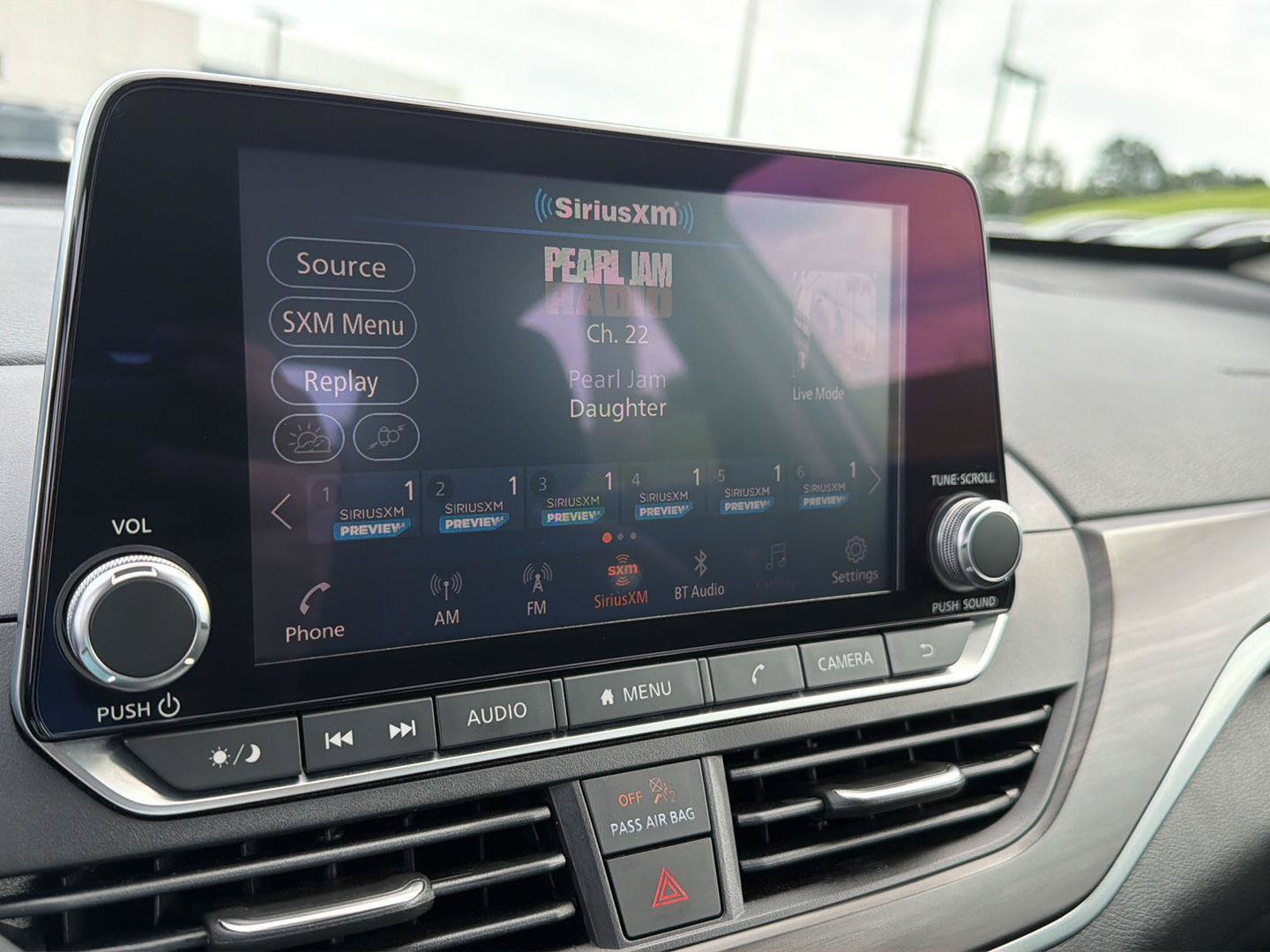 Used 2024 Nissan Altima 2.5 SV FWD image 24