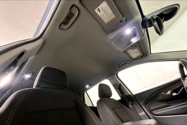 Used 2021 GMC Terrain SLE w/ Driver Convenience Package image 22