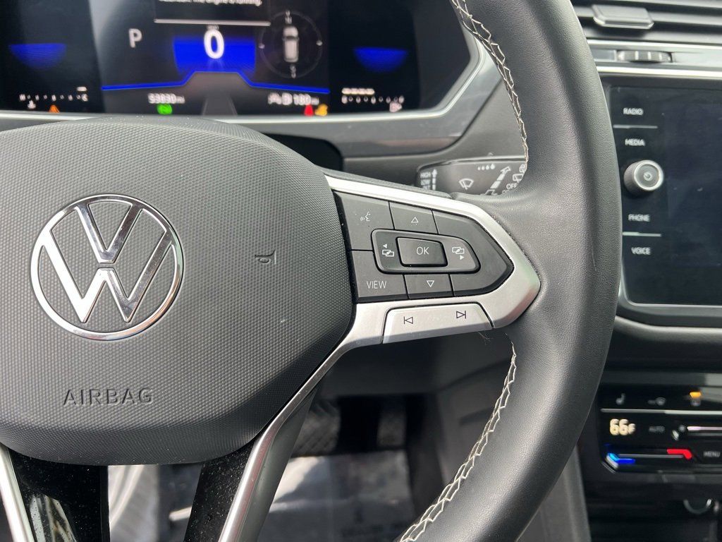 Used 2022 Volkswagen Tiguan SE w/ Panoramic Sunroof Package image 14