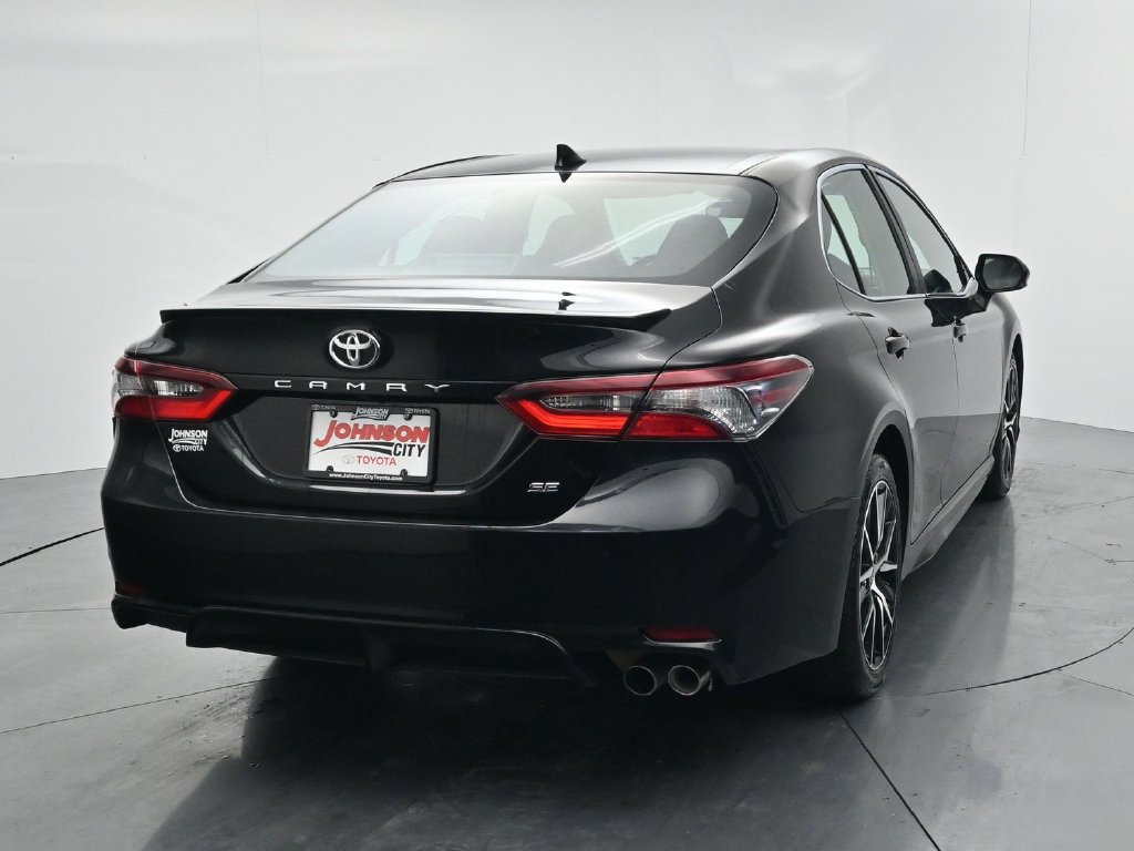 Used 2024 Toyota Camry SE FWD image 6