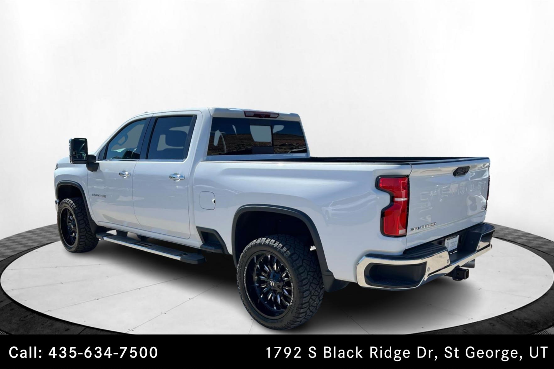 Used 2024 Chevrolet Silverado 3500 LTZ w/ LTZ Convenience Package image 3