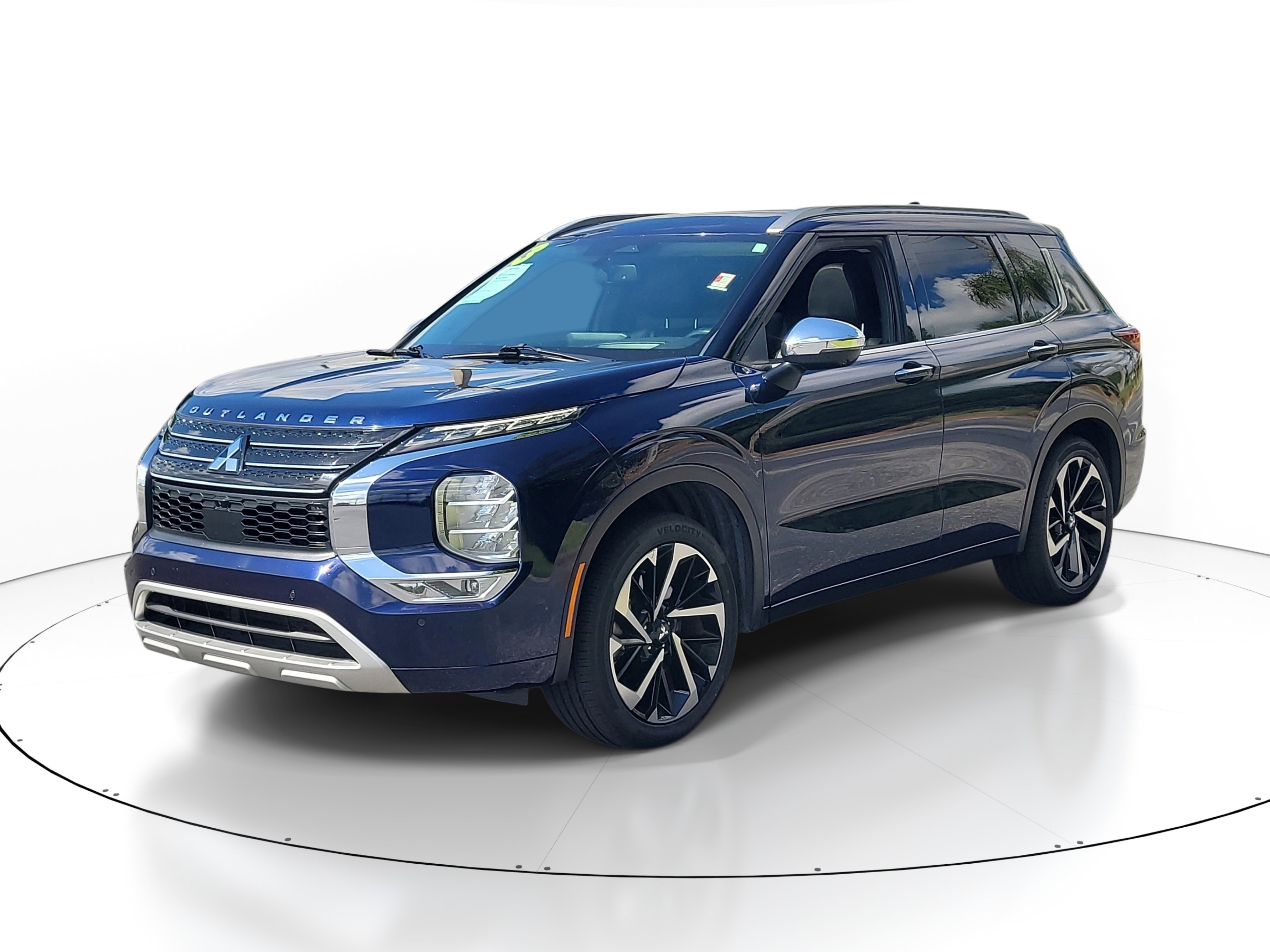 Used 2023 Mitsubishi Outlander SEL FWD image 3