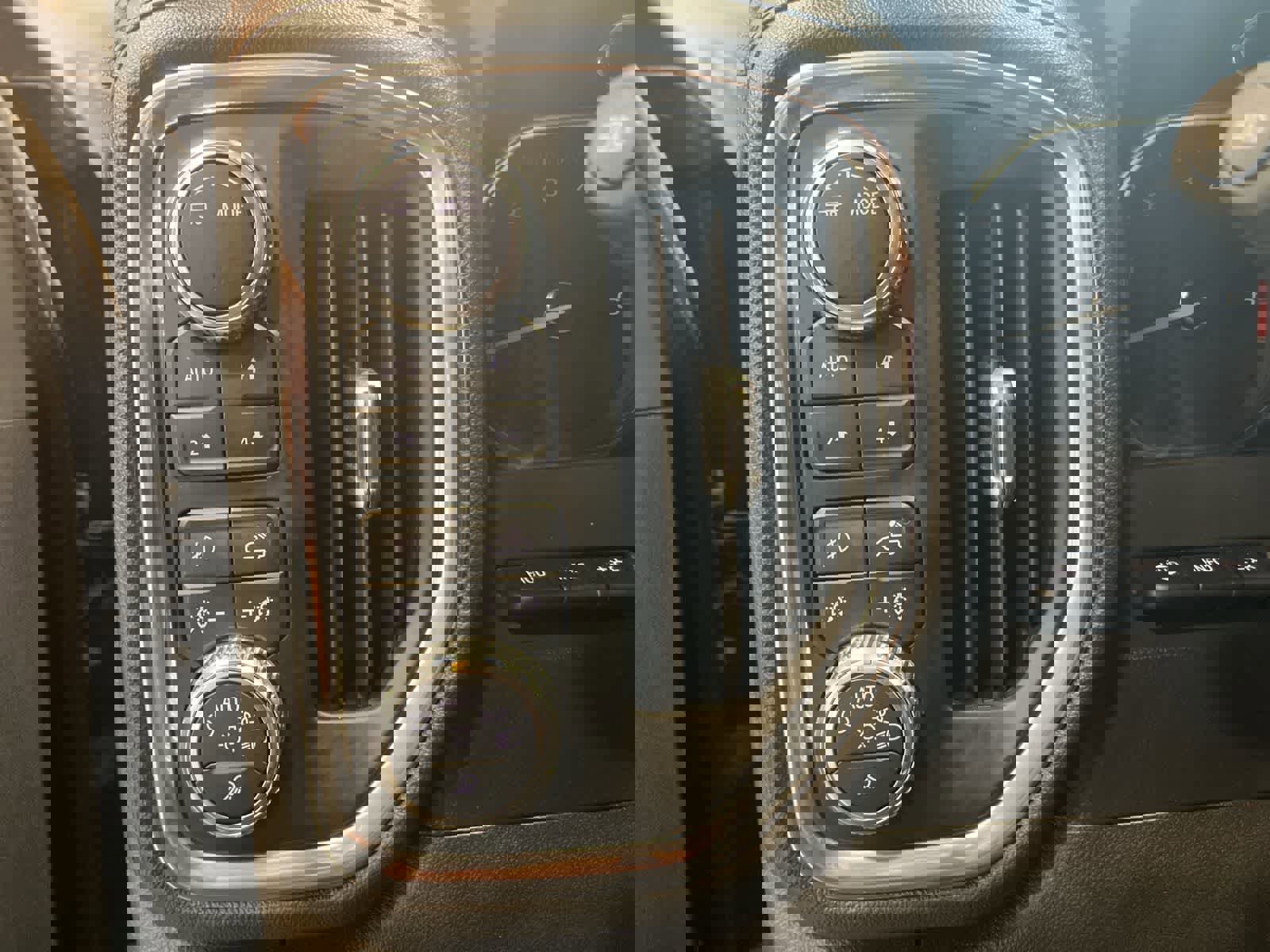 Used 2021 GMC Sierra 2500 AT4 w/ AT4 Preferred Package image 15