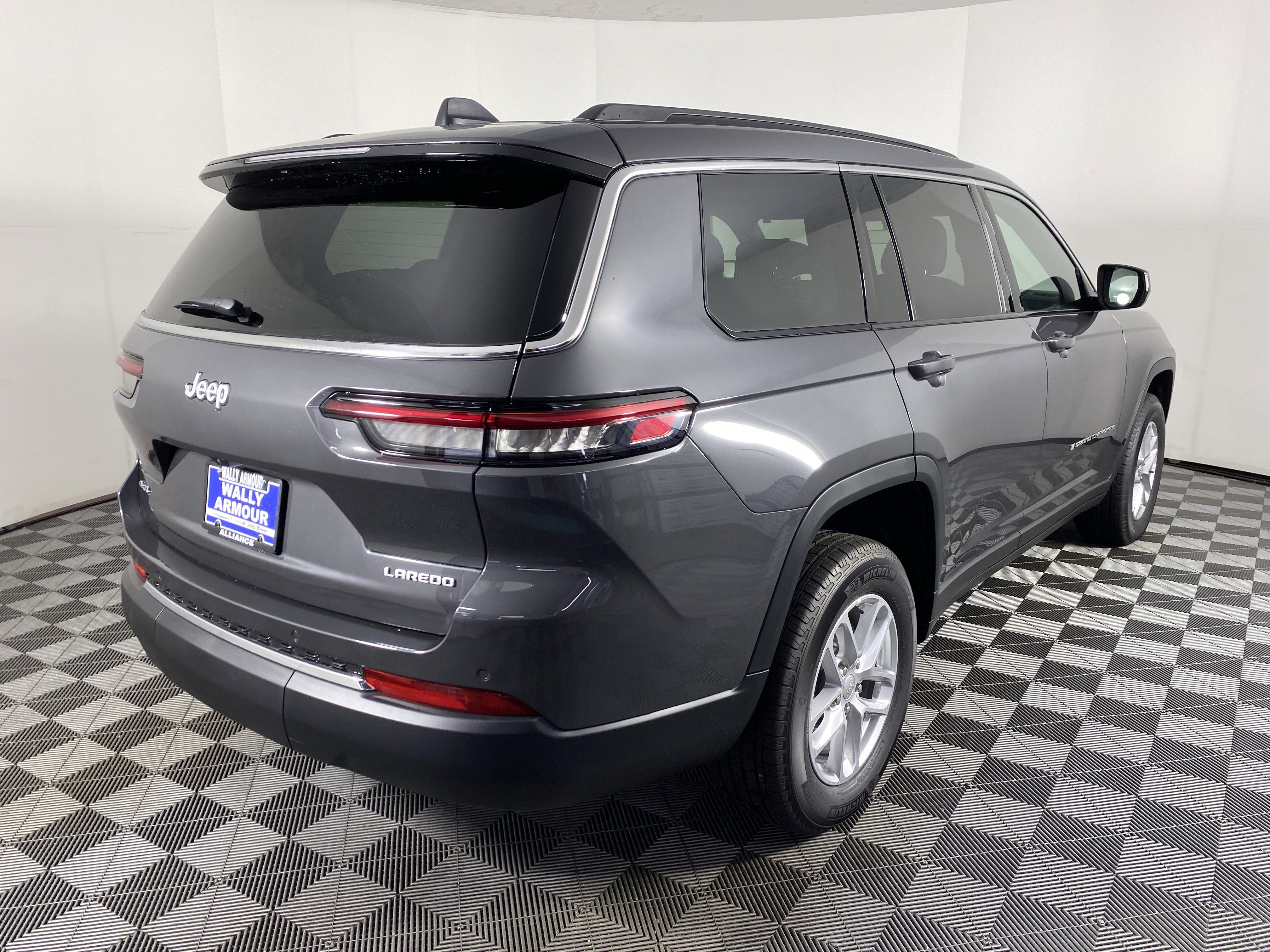 New 2025 Jeep Grand Cherokee L Laredo w/ Luxury Tech Group I image 6