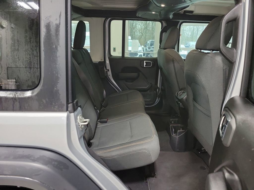 Used 2024 Jeep Wrangler Sport S image 7