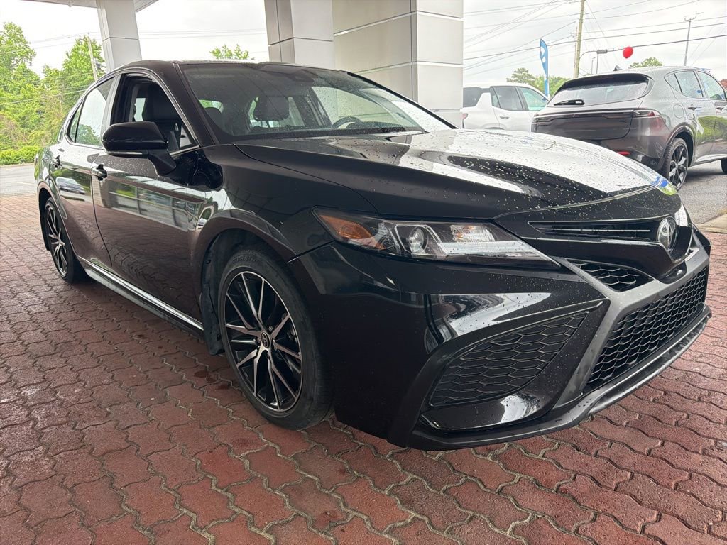 Used 2024 Toyota Camry SE w/ Blackout Package (TMS) FWD image 2