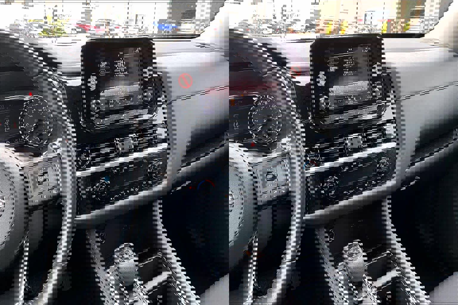 Used 2025 Nissan Pathfinder SV image 7