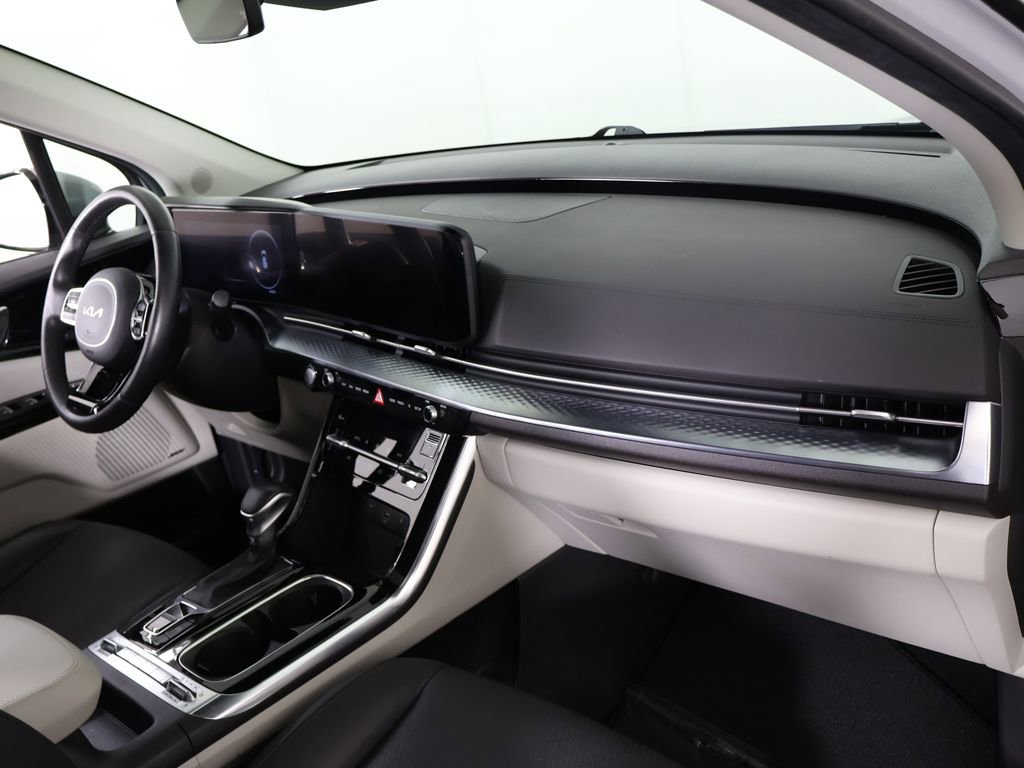 Used 2024 Kia Carnival SX Prestige FWD image 32