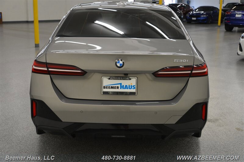 Used 2024 BMW 530i w/ M Sport Package RWD image 9