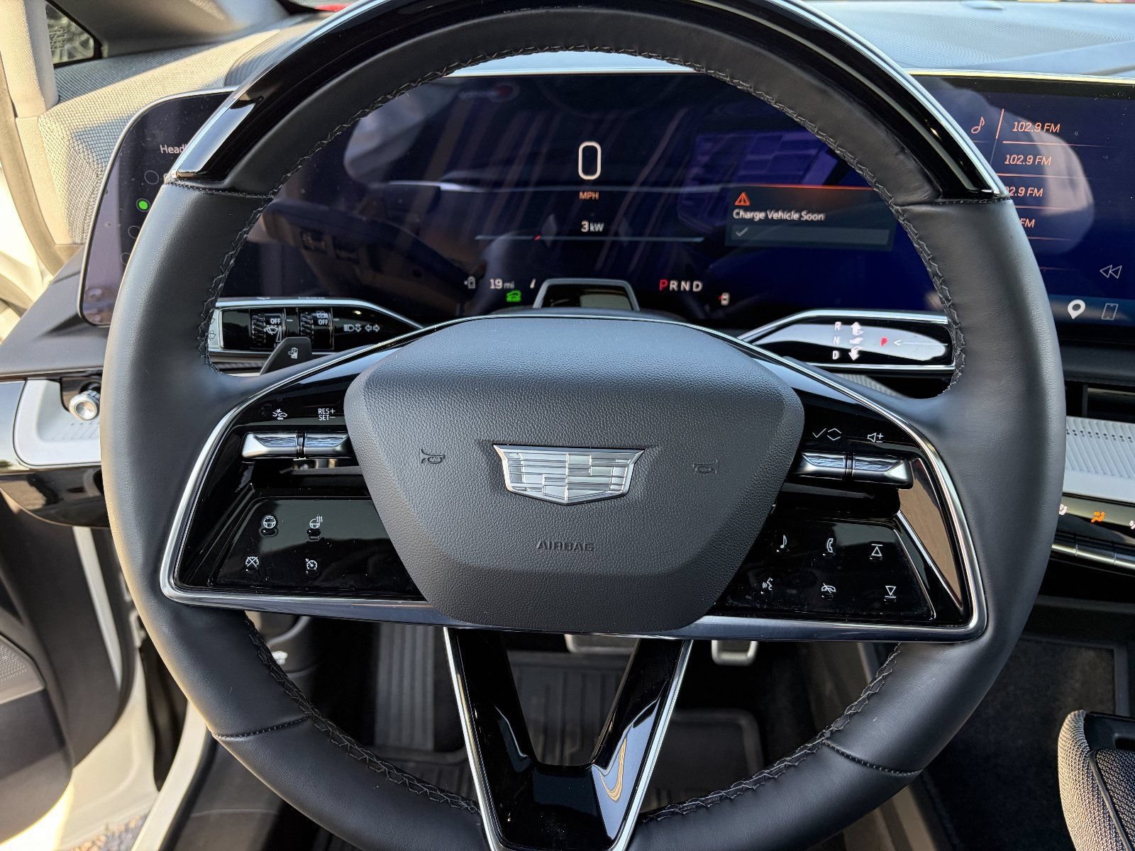 Certified 2025 Cadillac Optiq Sport 1 w/ LPO, ONYX Package AWD/4WD image 23