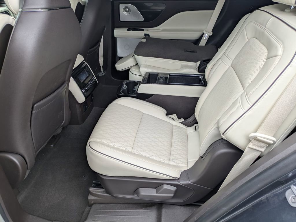 Used 2022 Lincoln Aviator Black Label w/ Dynamic Handling Package image 23
