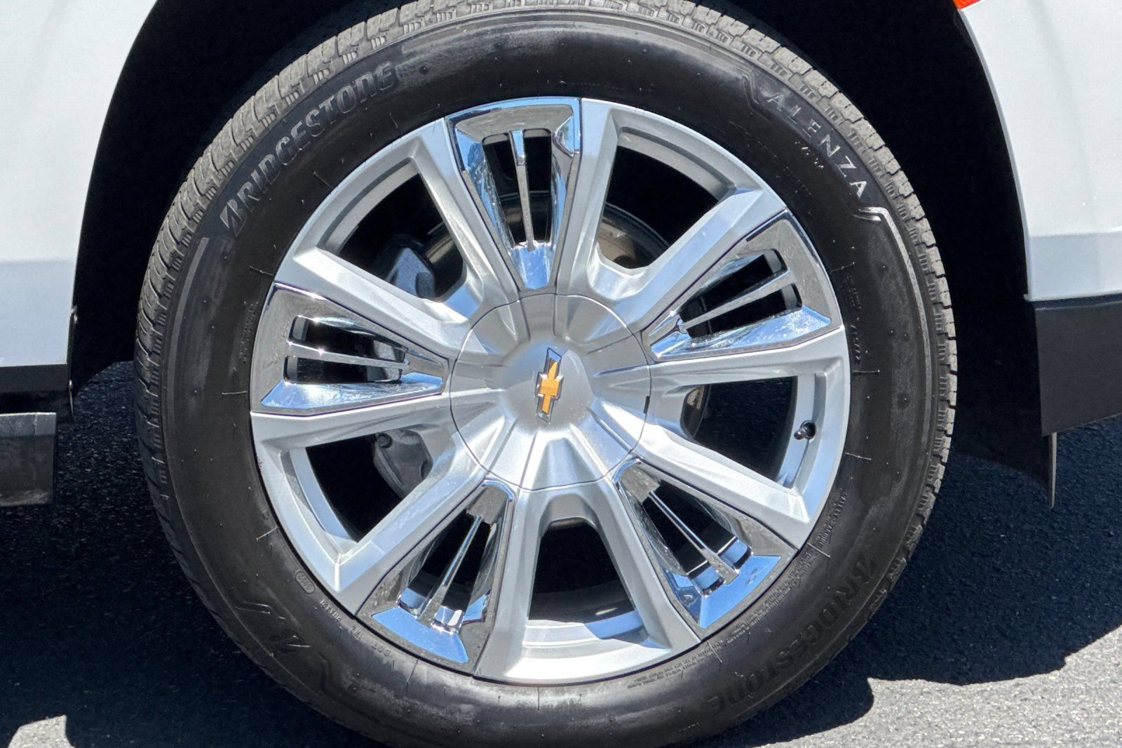 Used 2023 Chevrolet Suburban High Country w/ LPO, Illumination Package AWD/4WD image 41