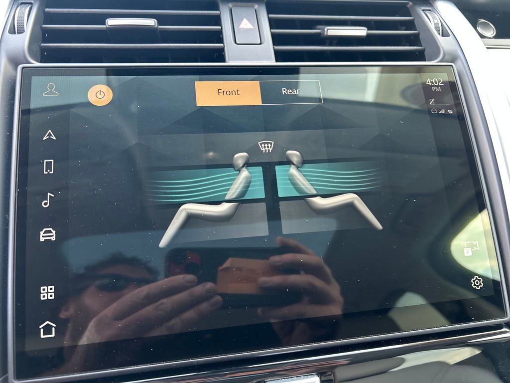 Used 2025 Land Rover Discovery S image 38