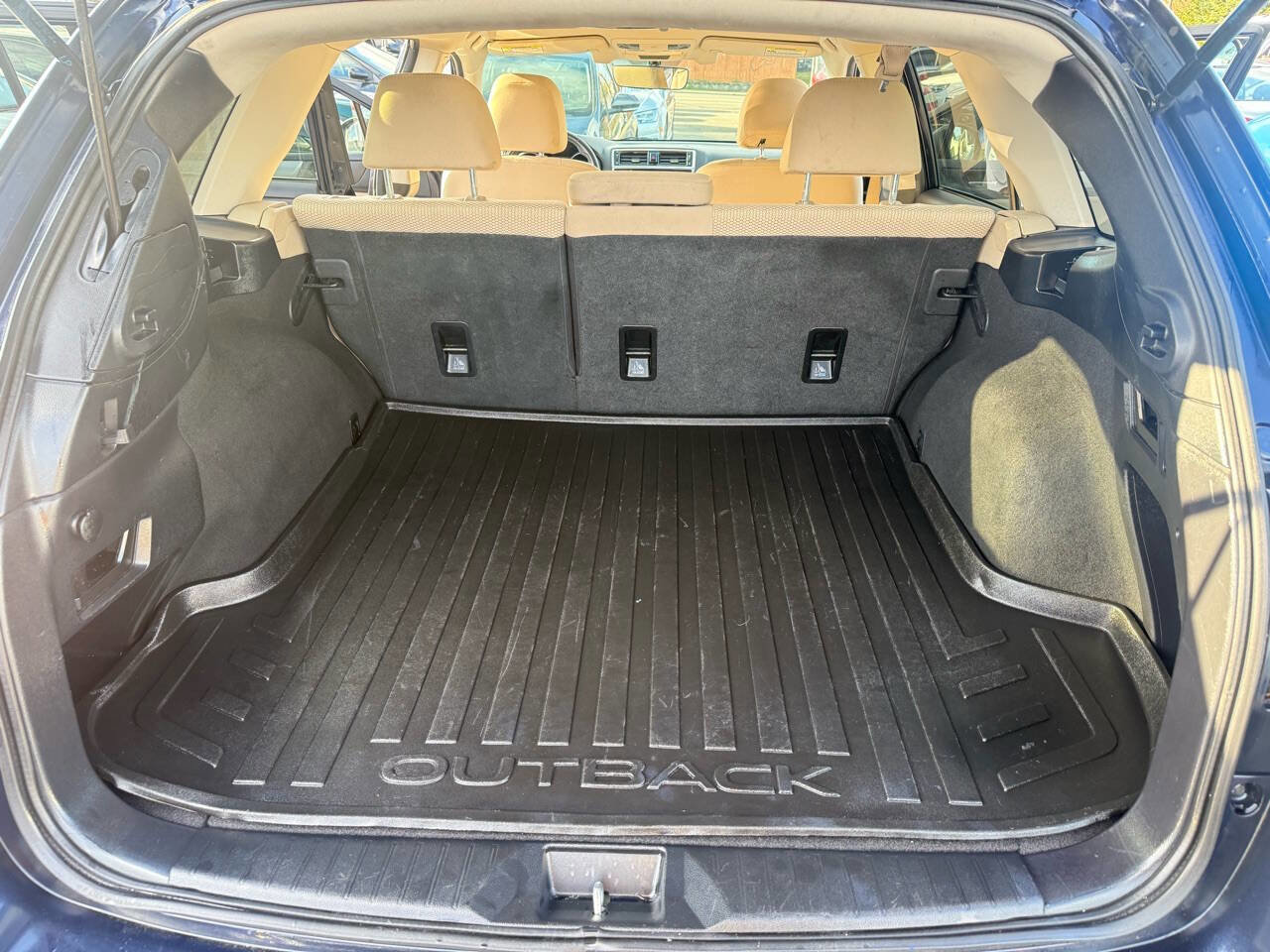 Used 2018 Subaru Outback 2.5i Premium image 14