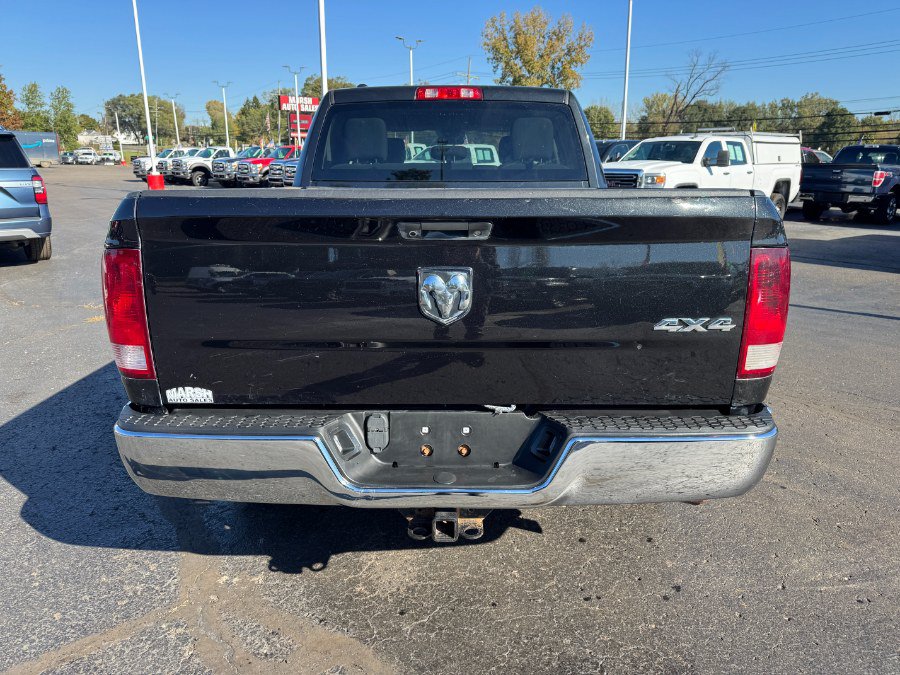 Used 2017 RAM 1500 ST w/ SXT Appearance Group AWD/4WD image 4