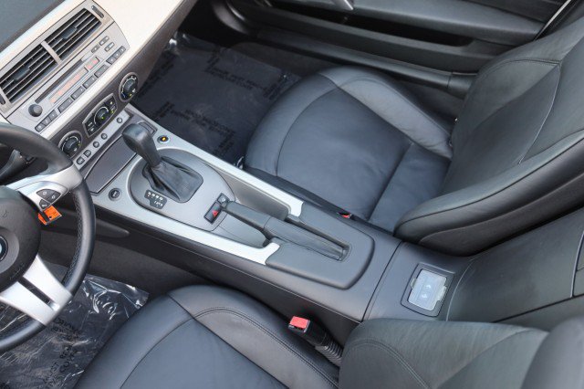 Used 2004 BMW Z4 2.5i RWD image 35
