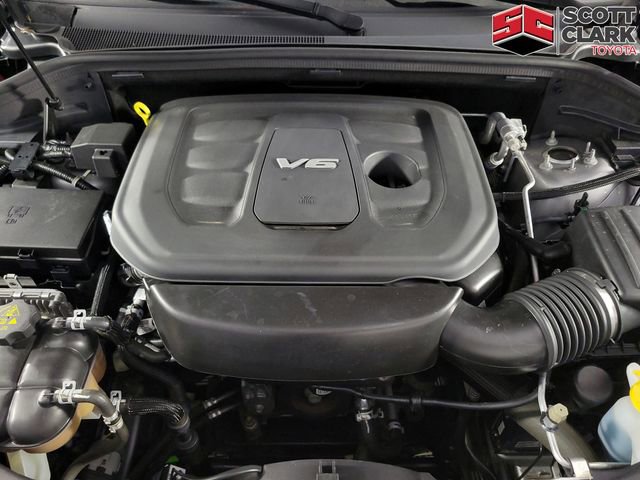 Used 2016 Jeep Grand Cherokee Laredo 75th Anniversary AWD/4WD image 12