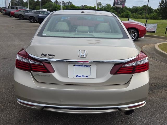 Used 2017 Honda Accord EX-L image 10