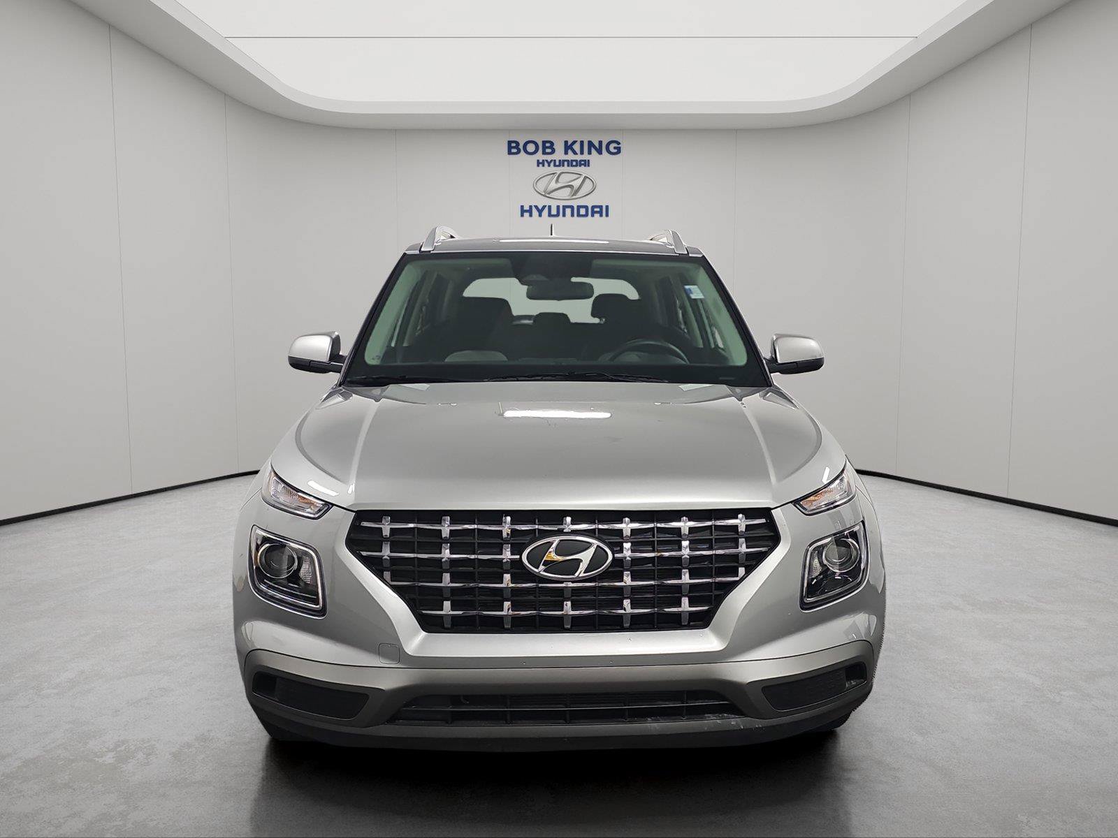 Certified 2025 Hyundai Venue SEL FWD image 8