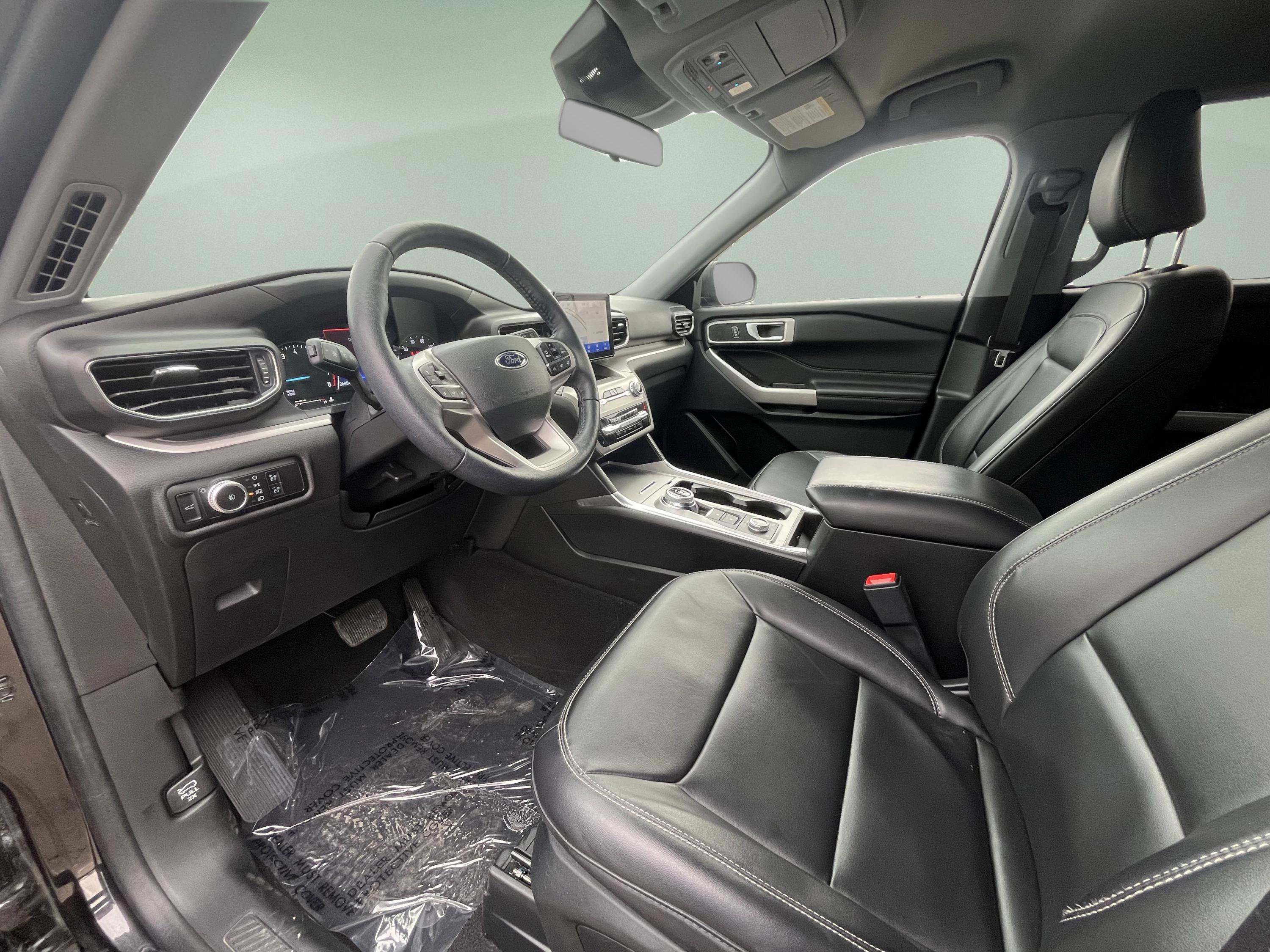 Certified 2023 Ford Explorer XLT w/ Equipment Group 202A image 29