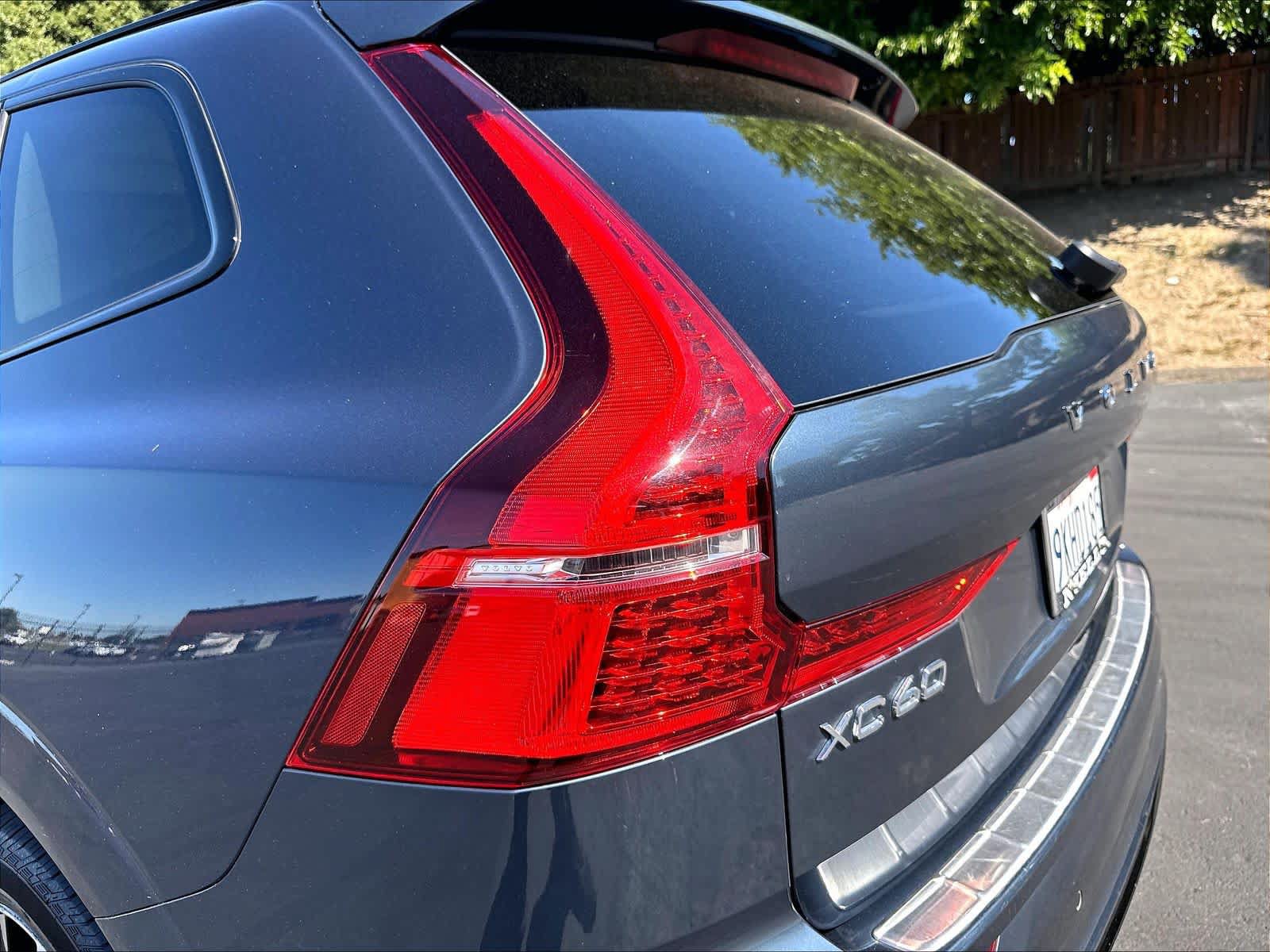 Used 2024 Volvo XC60 T8 Plus AWD/4WD image 32