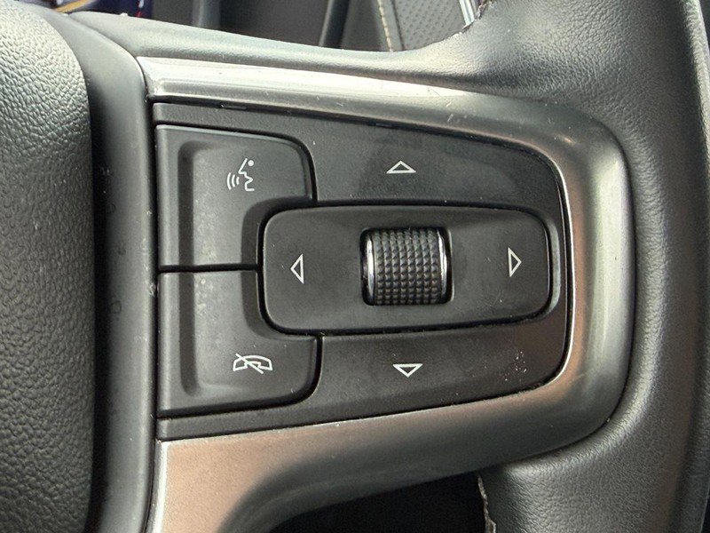 Used 2023 Chevrolet Suburban Premier AWD/4WD image 16