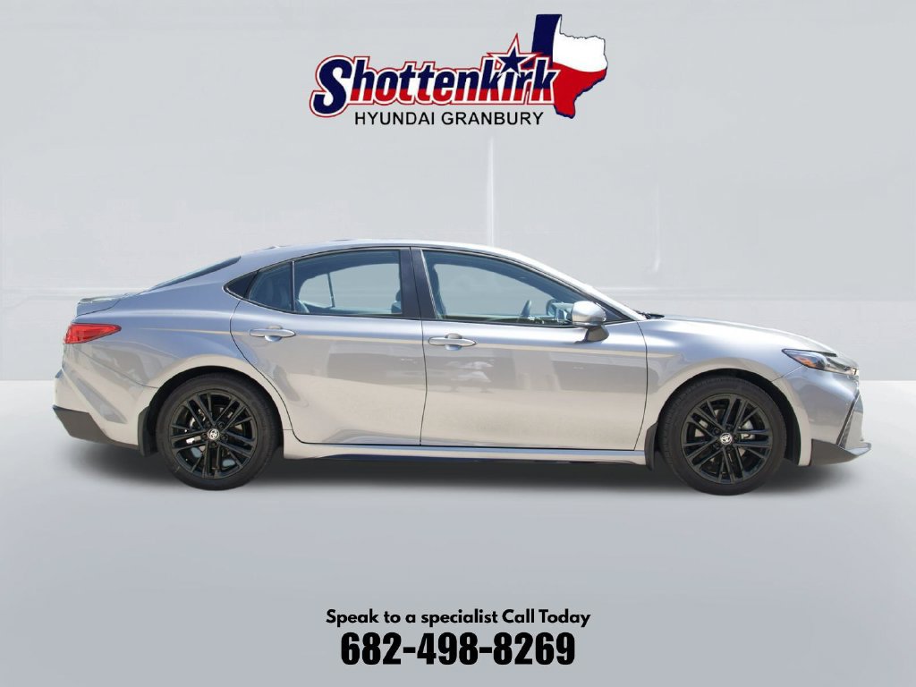 Used 2026 Toyota Camry SE w/ Convenience Package FWD image 5