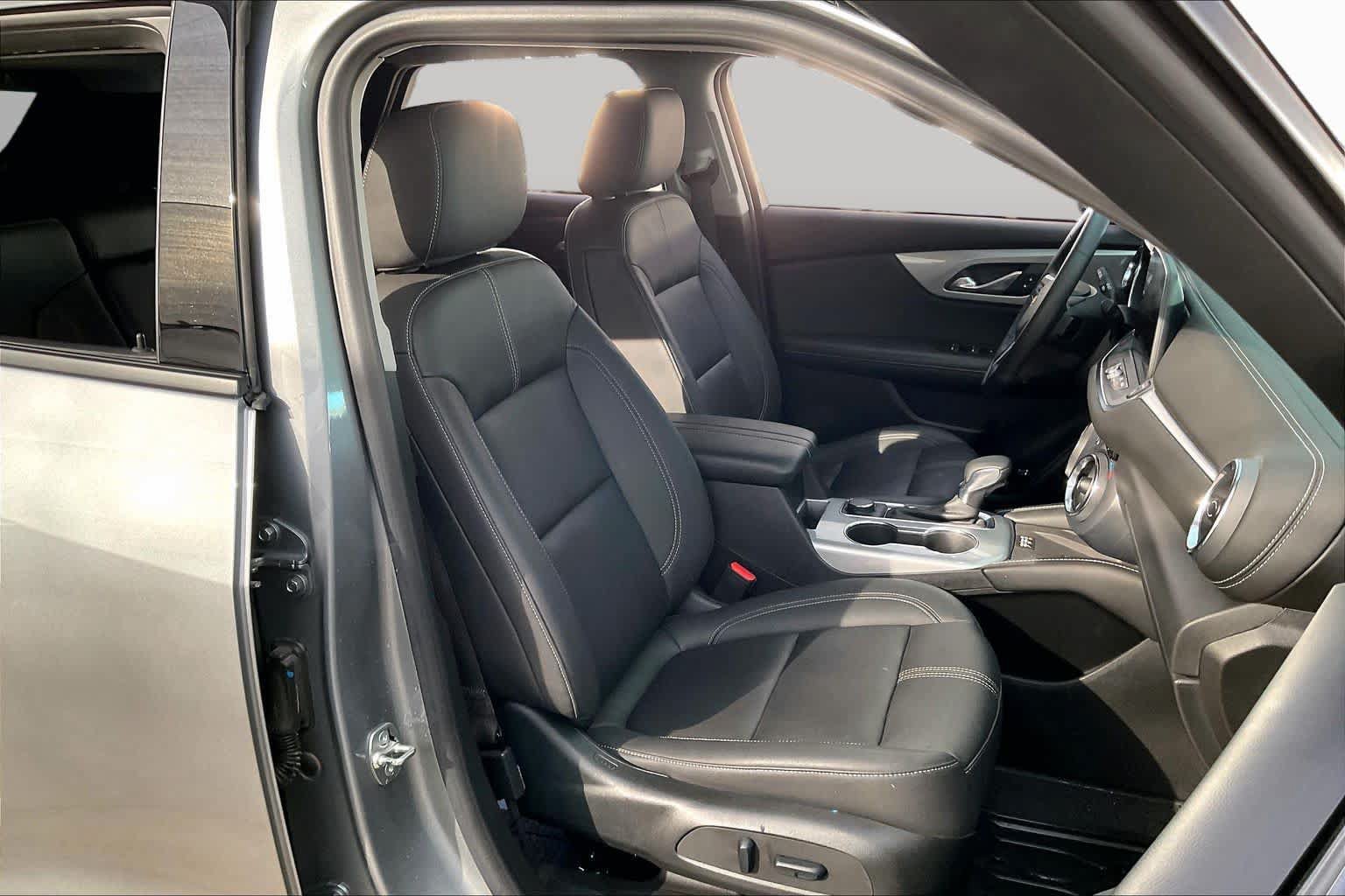 Used 2024 Chevrolet Blazer LT w/ Sound & Technology Package FWD image 9
