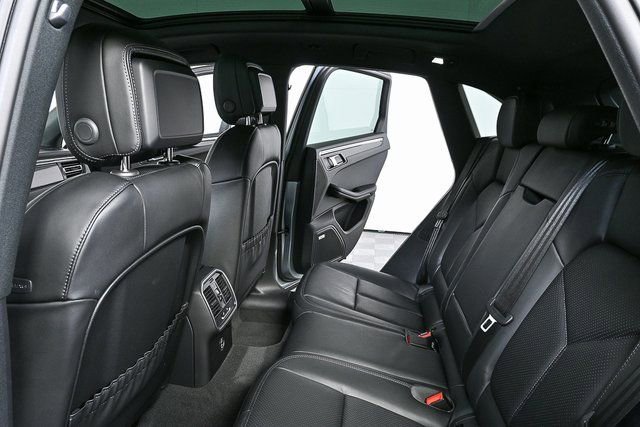Certified 2026 Porsche Macan AWD/4WD image 20