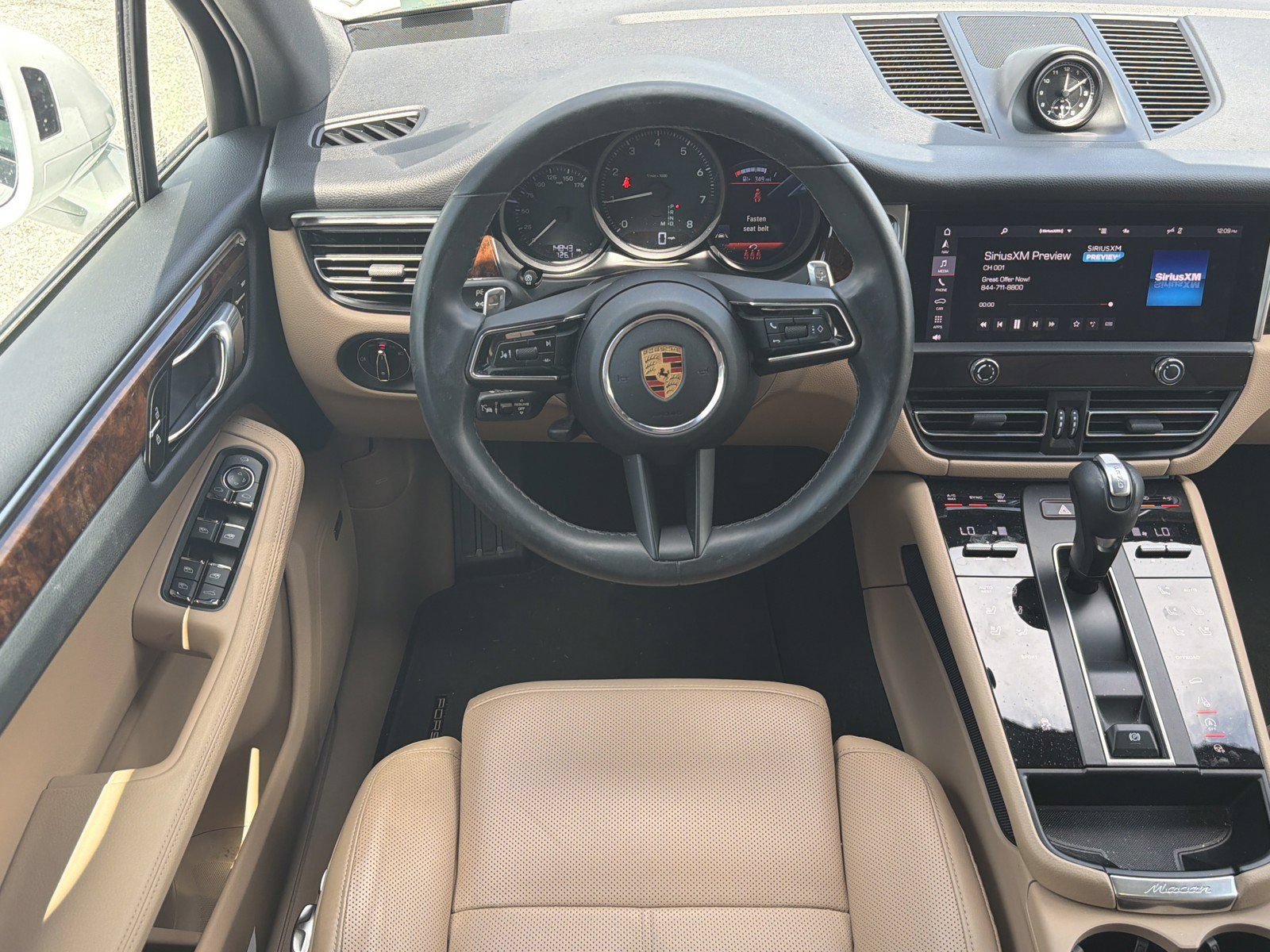 Used 2024 Porsche Macan AWD/4WD image 15