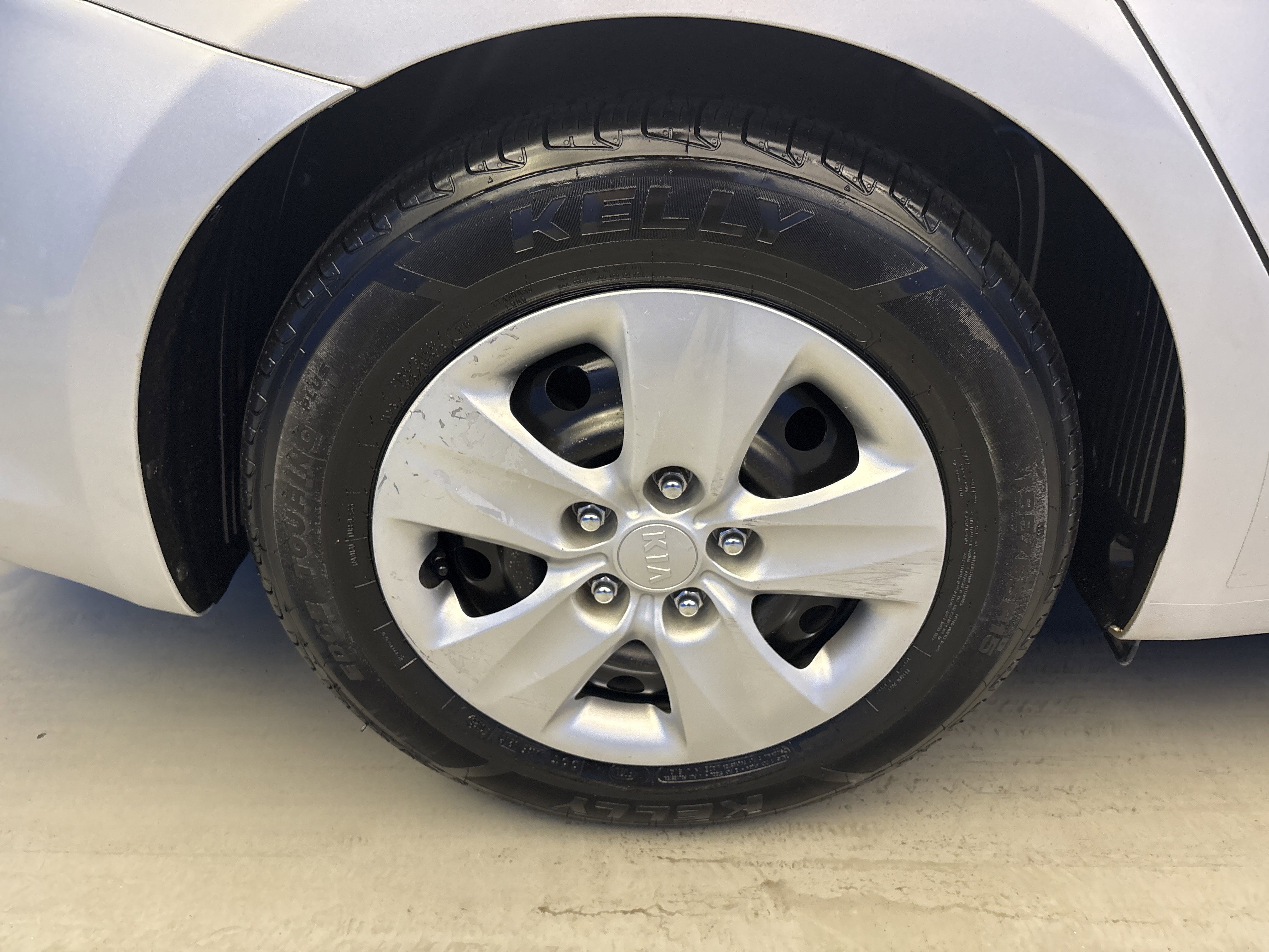 Used 2017 Kia Forte LX FWD image 8