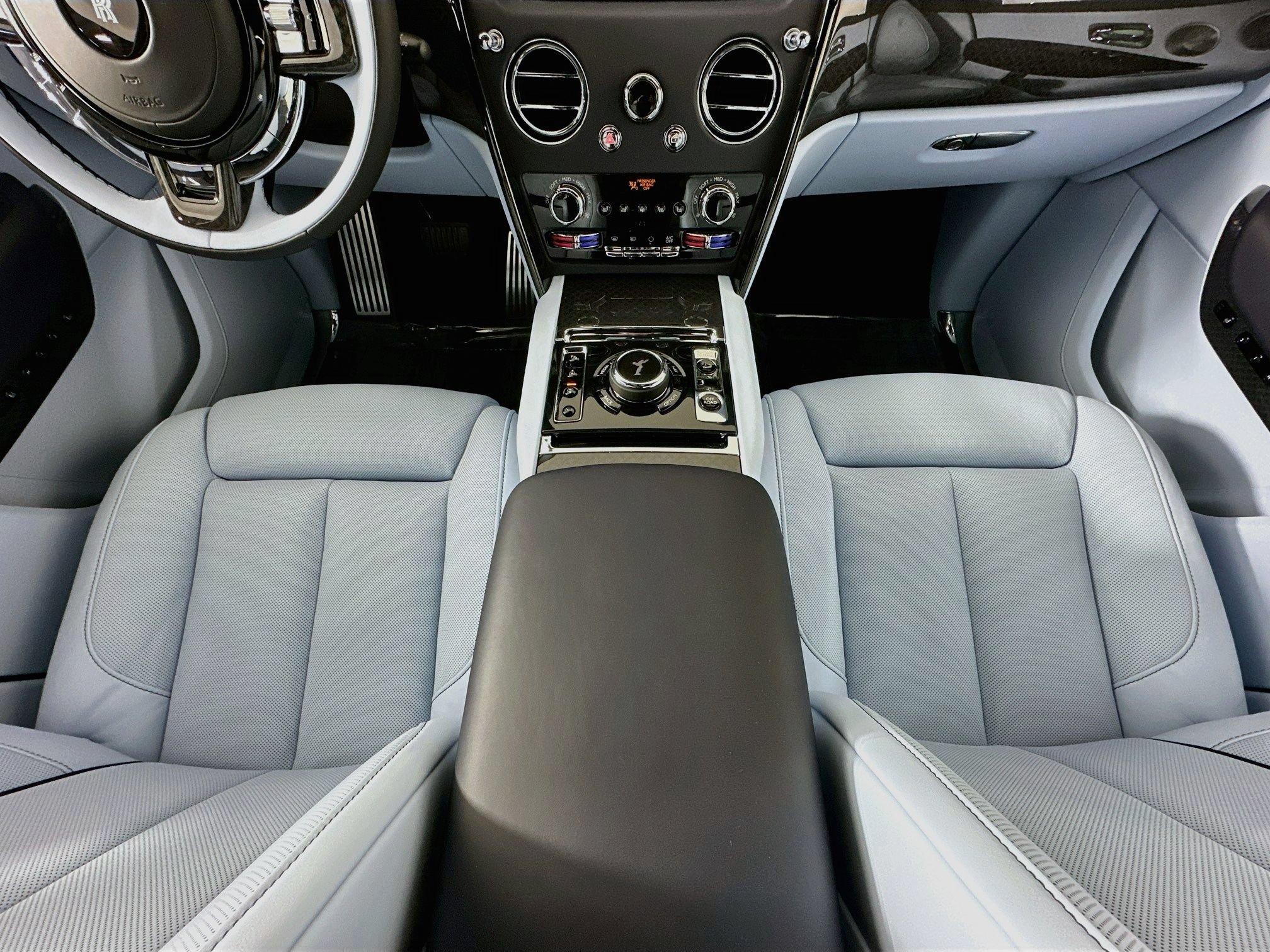 New 2027 Rolls-Royce Cullinan Black Badge AWD/4WD image 22