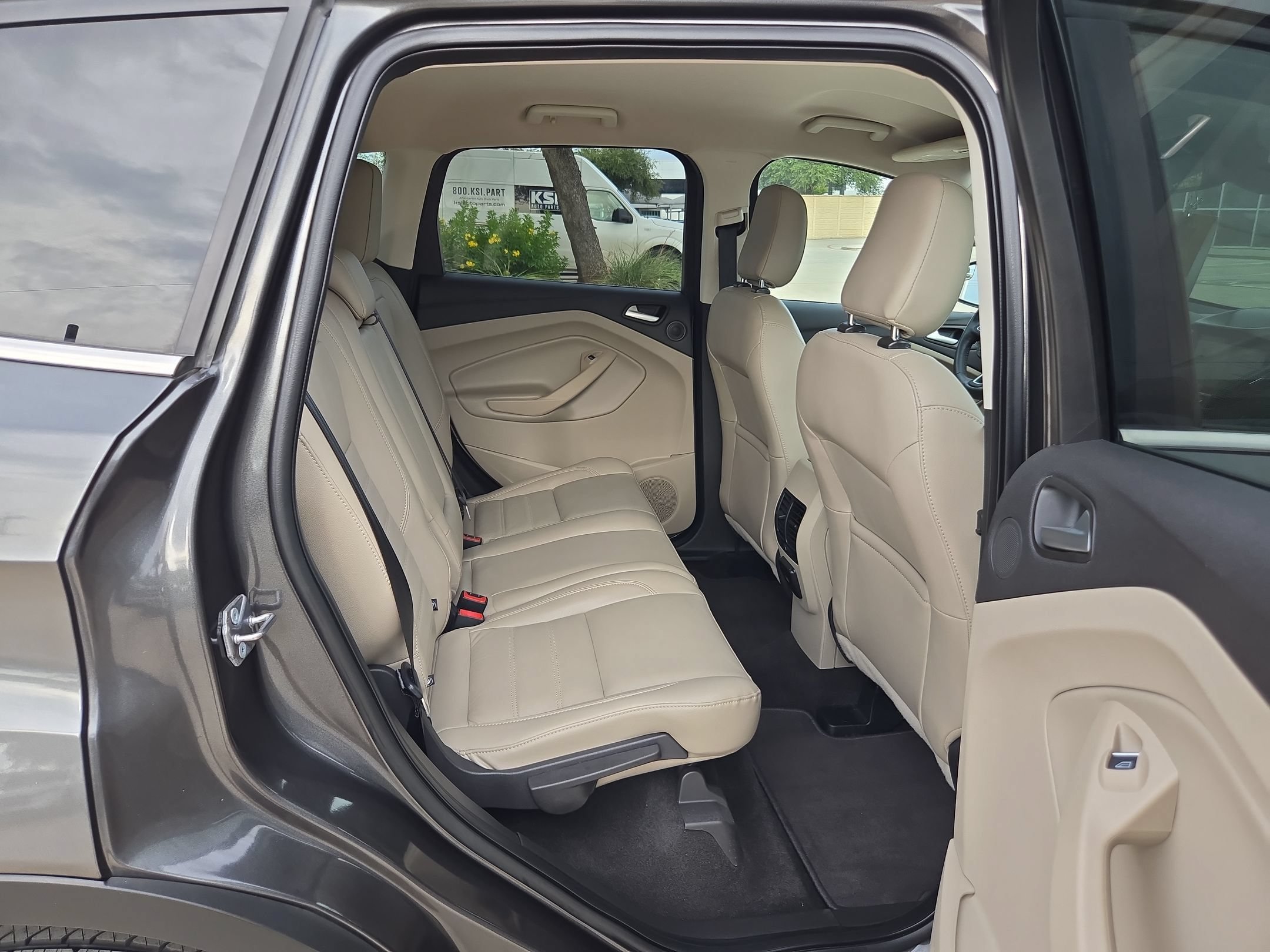 Used 2019 Ford Escape Titanium AWD/4WD image 24