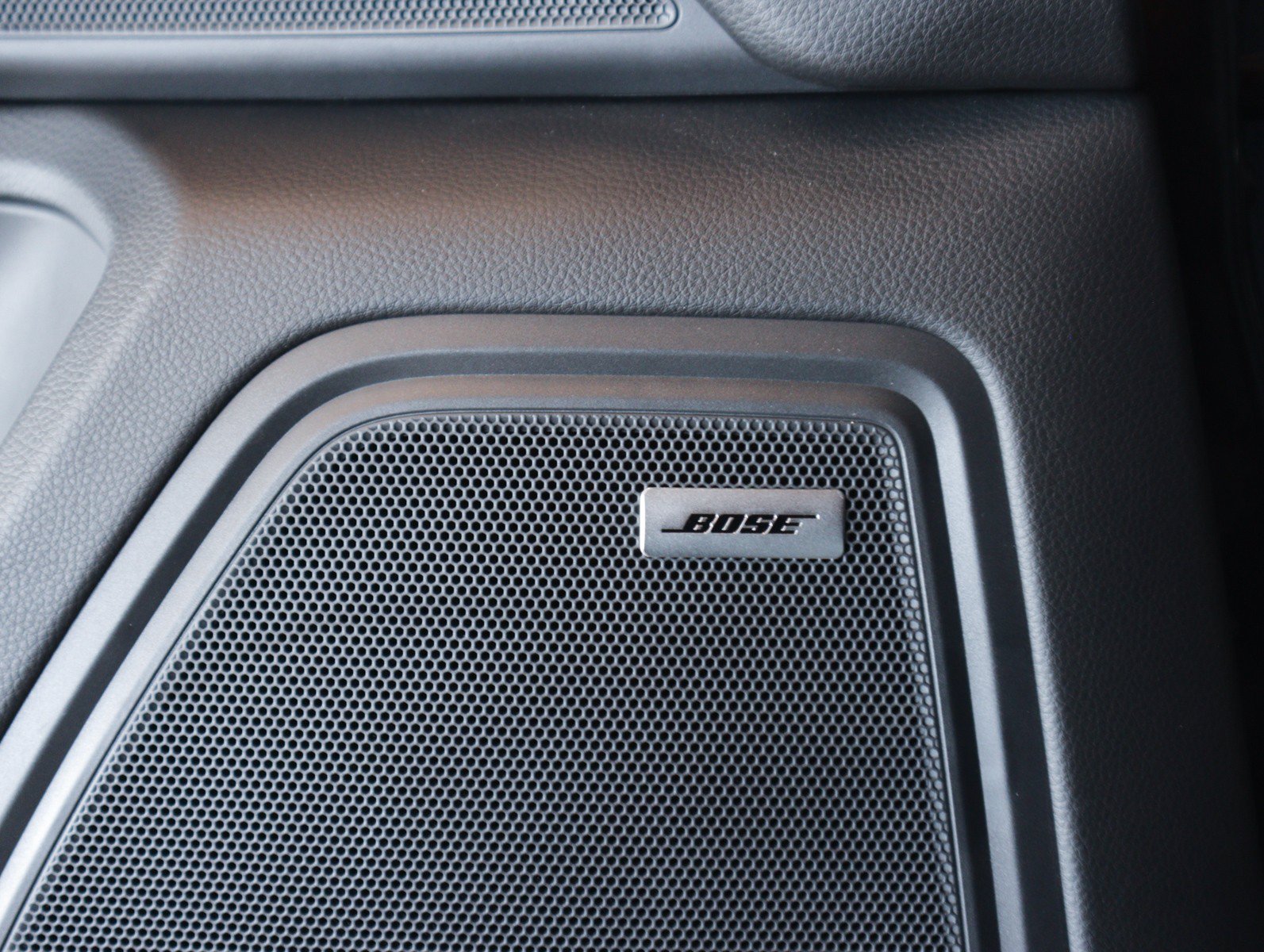Certified 2026 Porsche Macan AWD/4WD image 24