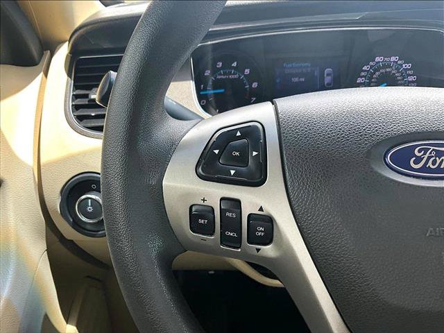 Used 2015 Ford Taurus SE FWD image 18