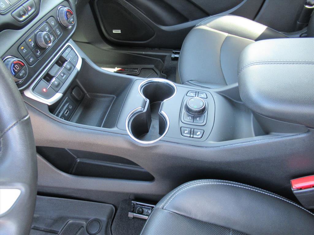 Used 2022 GMC Terrain SLT w/ Infotainment Package II image 17